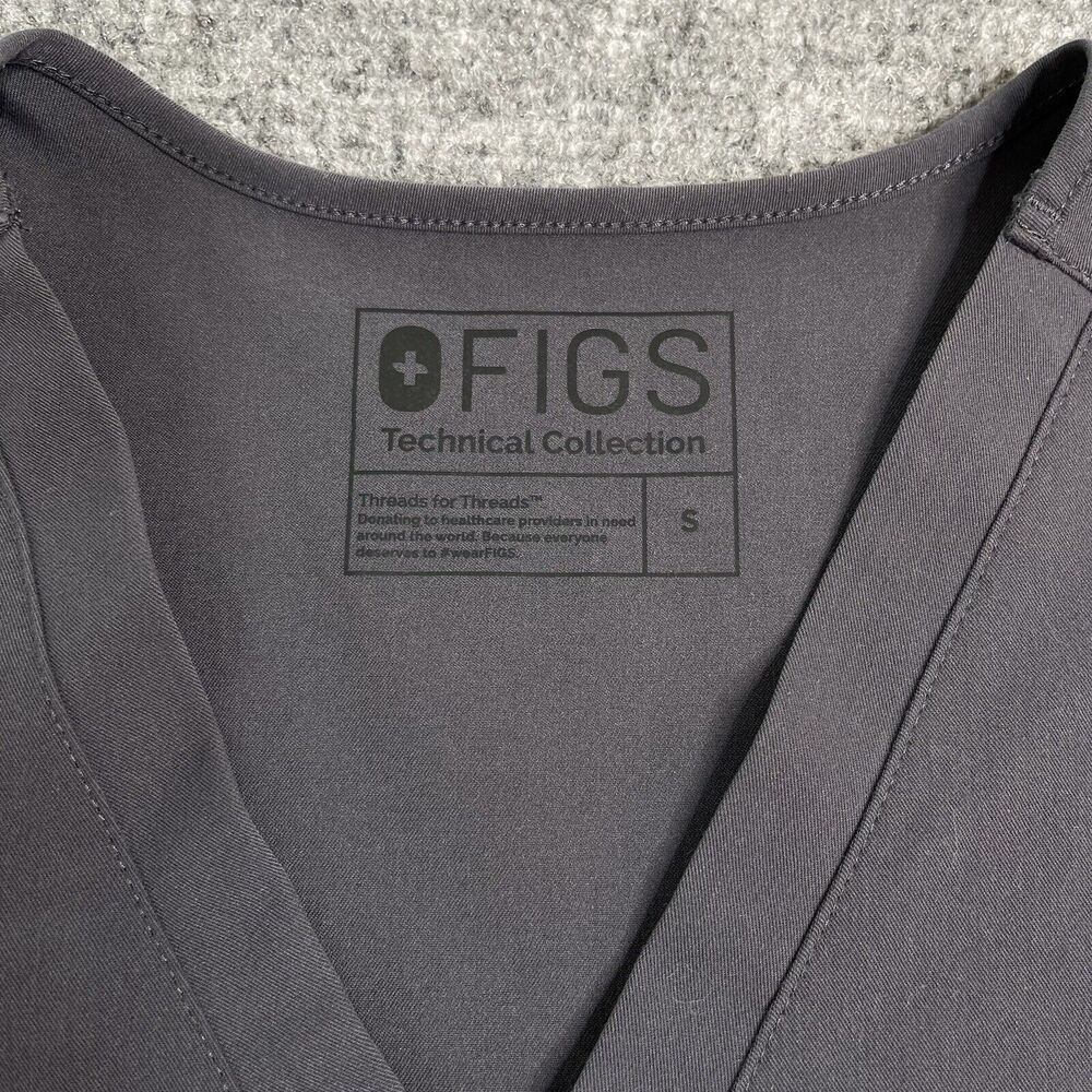 Figs Scrub Top Womens Size Small Technical Collection Front Pocket Gray - Picture 3 of 6